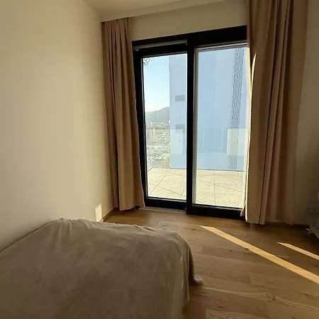Apartamento Luxury 3-room With Swimming Pool - Modrany Praga