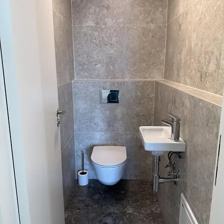 Apartamento Luxury 3-room With Swimming Pool - Modrany *